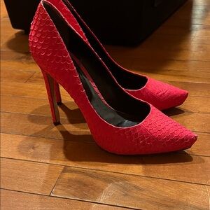 Rock and Republic Hot pink Textured (snakeskin) Women's Heels